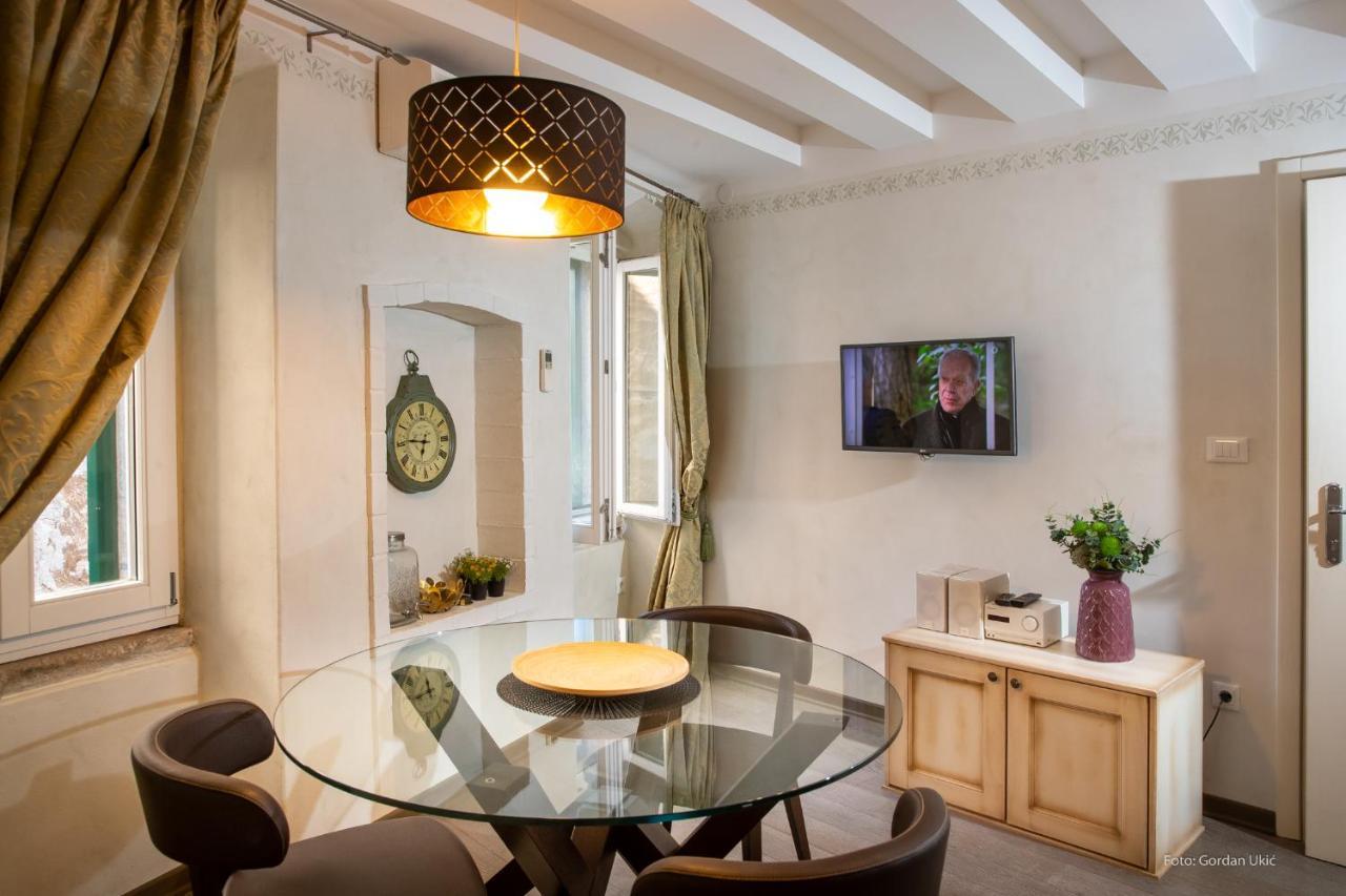 Nata Apartment 4 Stars ロヴィニ エクステリア 写真